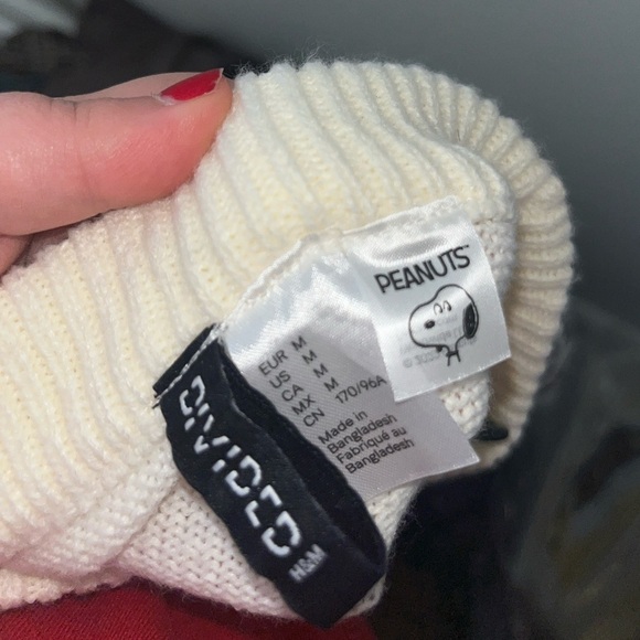 H&M Divided Long Sleeve Peanuts Snoopy Sweatshirt Size Medium - Picture 7 of 7